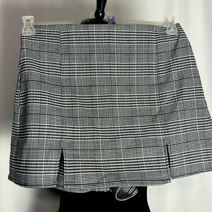 La La Land Creative Skort in windowpane plaid (xs- 26” inch waist NWOT; SAMPLE
